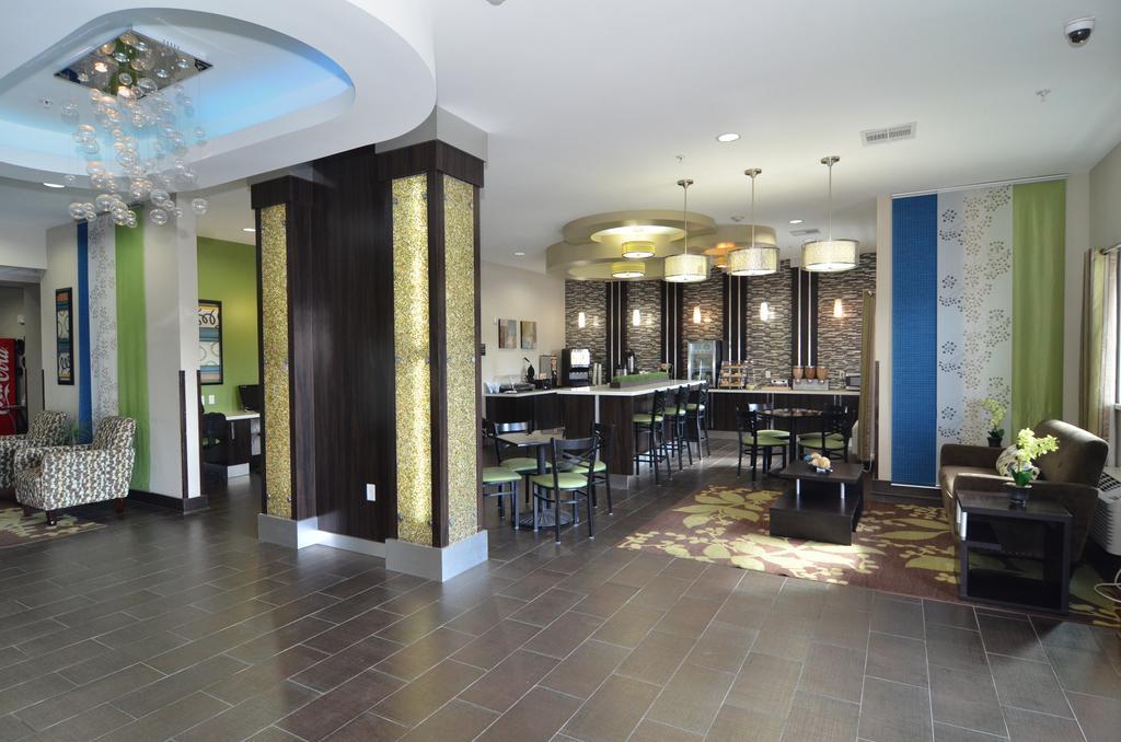 Quality Inn & Suites Kenedy - Karnes City Экстерьер фото