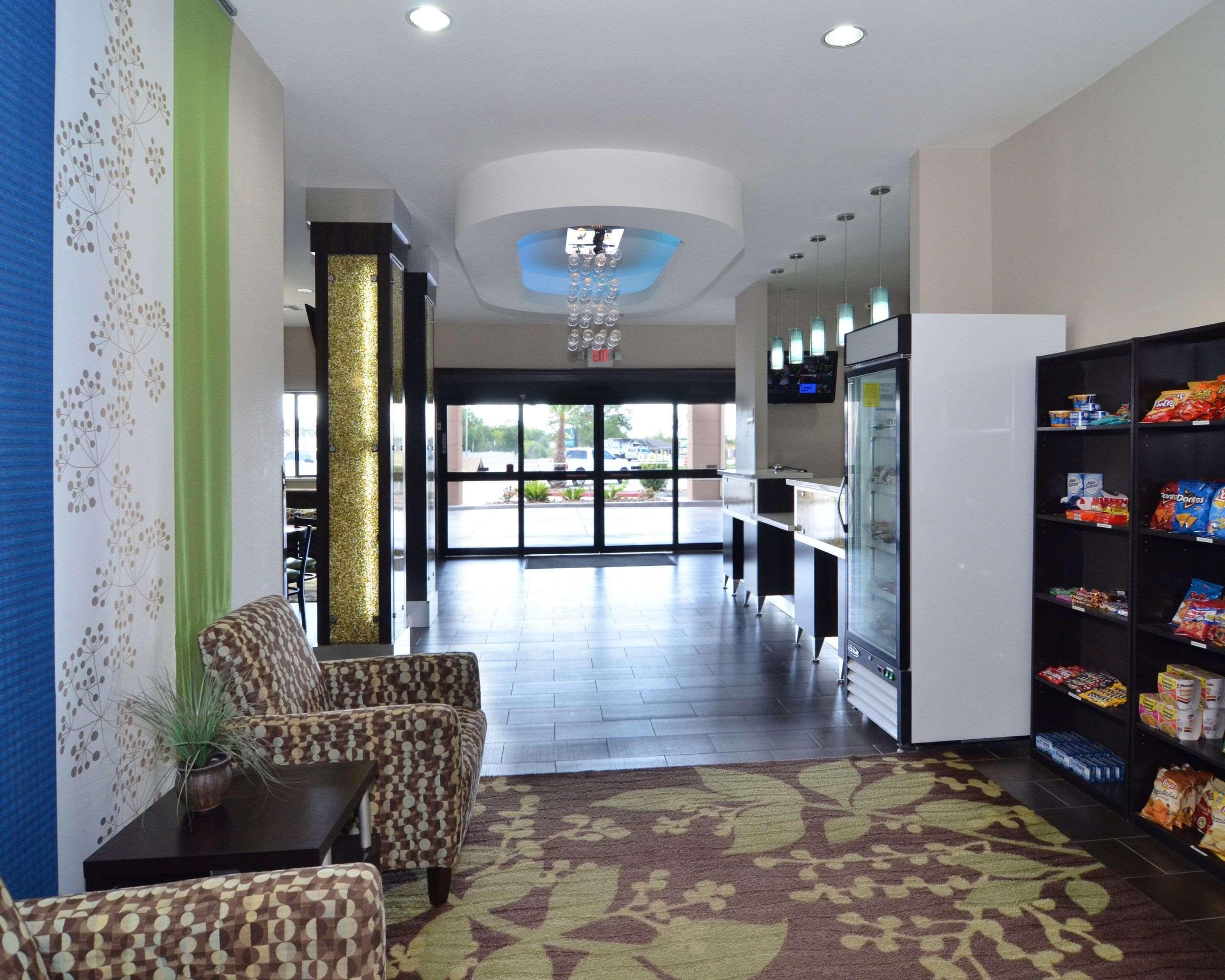 Quality Inn & Suites Kenedy - Karnes City Экстерьер фото