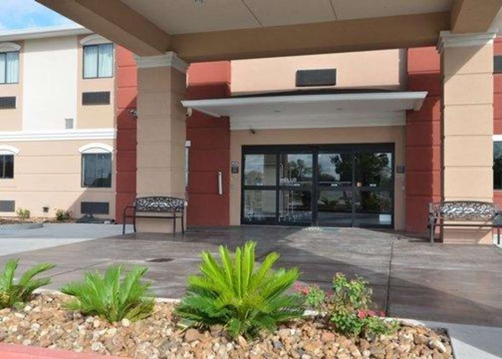 Quality Inn & Suites Kenedy - Karnes City Экстерьер фото