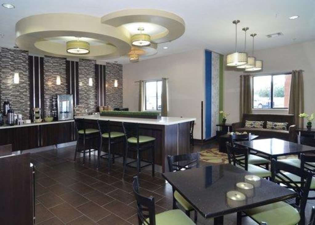 Quality Inn & Suites Kenedy - Karnes City Ресторан фото