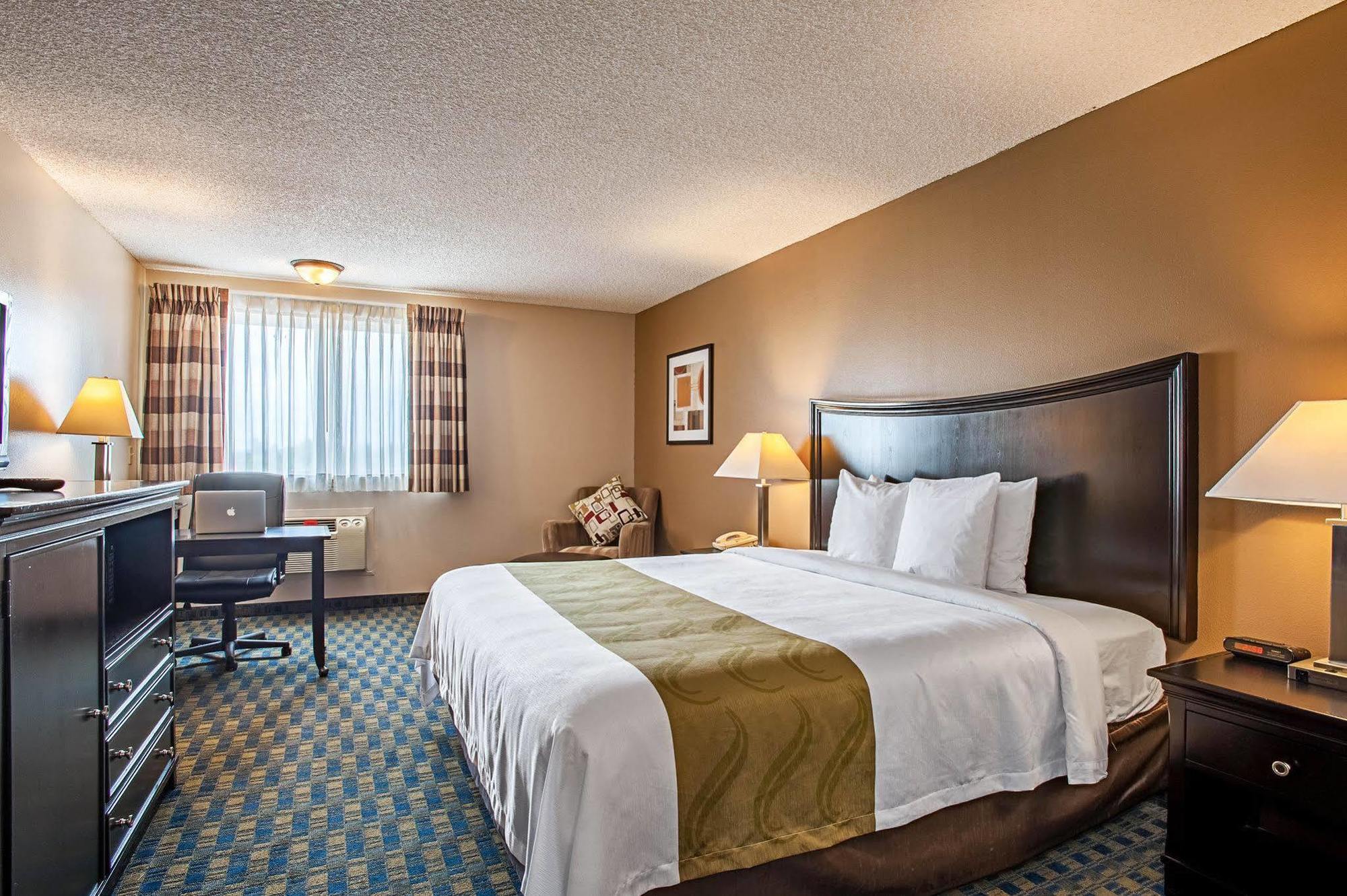 Quality Inn & Suites Kenedy - Karnes City Экстерьер фото