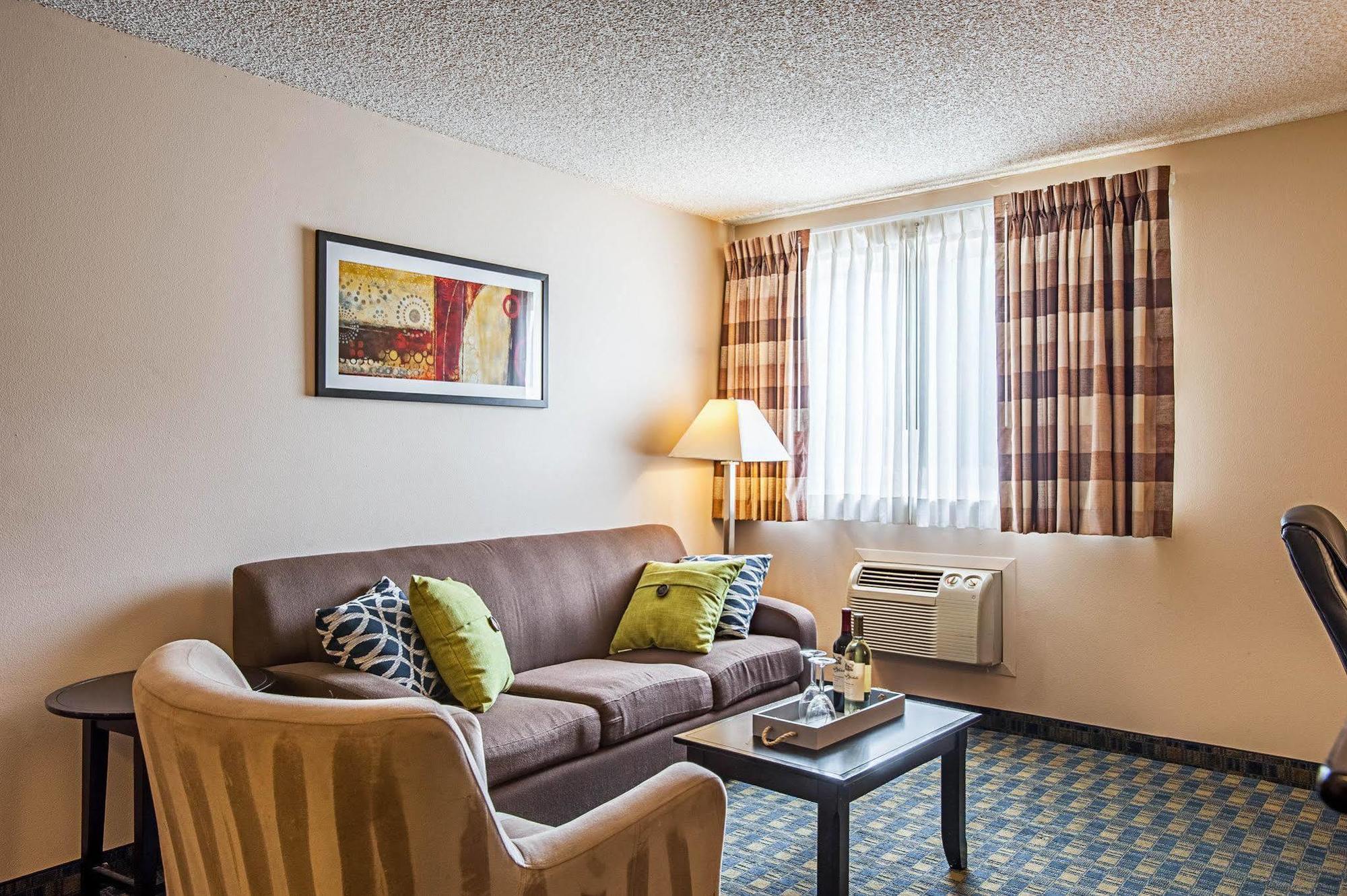 Quality Inn & Suites Kenedy - Karnes City Экстерьер фото
